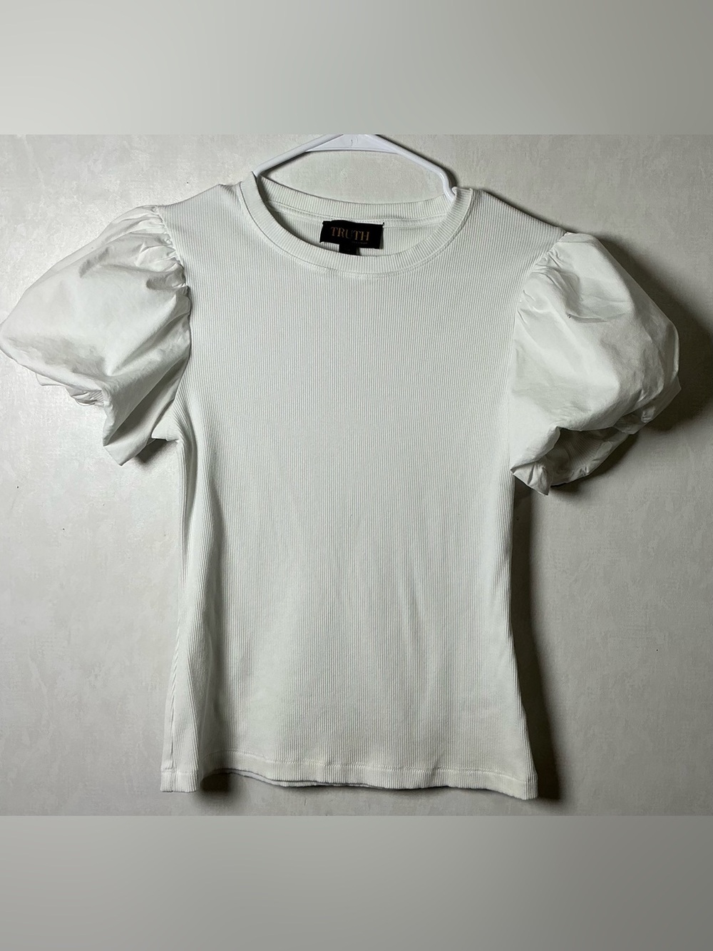 Truth by Republic Ribbed Puff Sleeve Top in White Size Small/Petite Like New